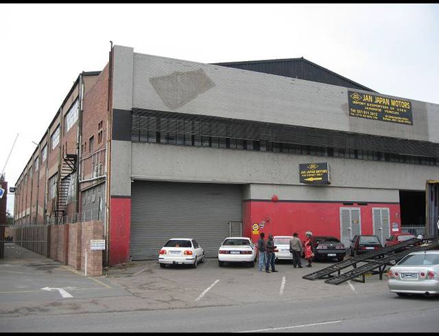 7,677M² WAREHOUSE TO LET IN BLUFF